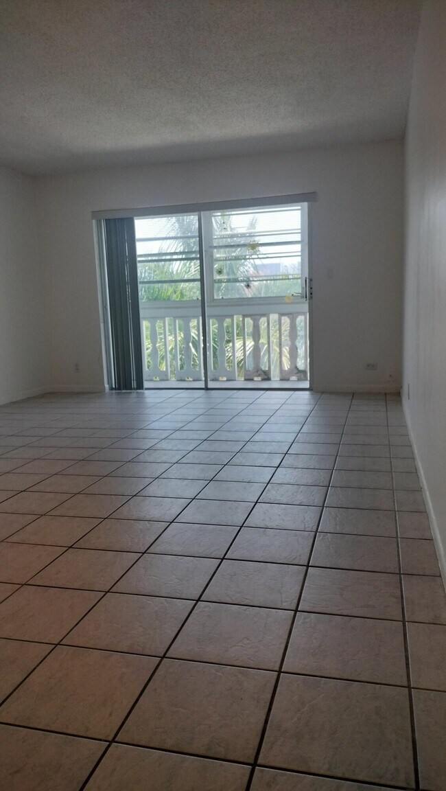 Foto del edificio - 218 NE 12th Ave