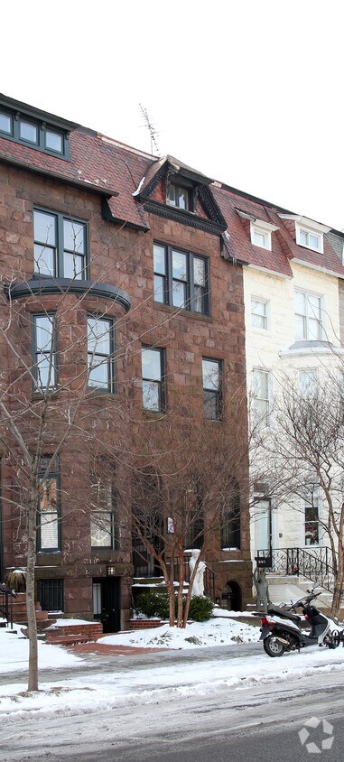 Building Photo - 2008 R St NW