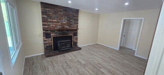 Foto del edificio - 12164 A St