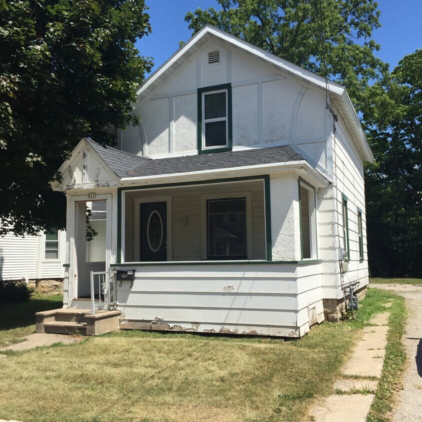 822 Cherry St, Oshkosh, WI 54901 House Rental in Oshkosh, WI