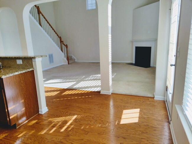 Foto del edificio - 320 Hammond Oak Ln