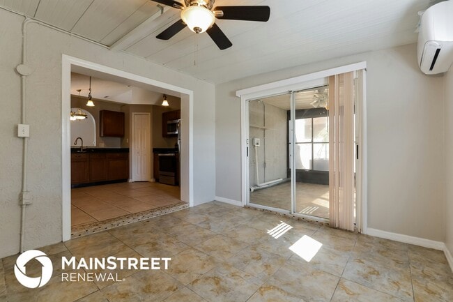 Foto del edificio - 7736 Fort Sumter Dr