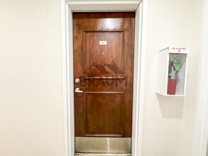 Building Photo - 332 S Virgil Ave