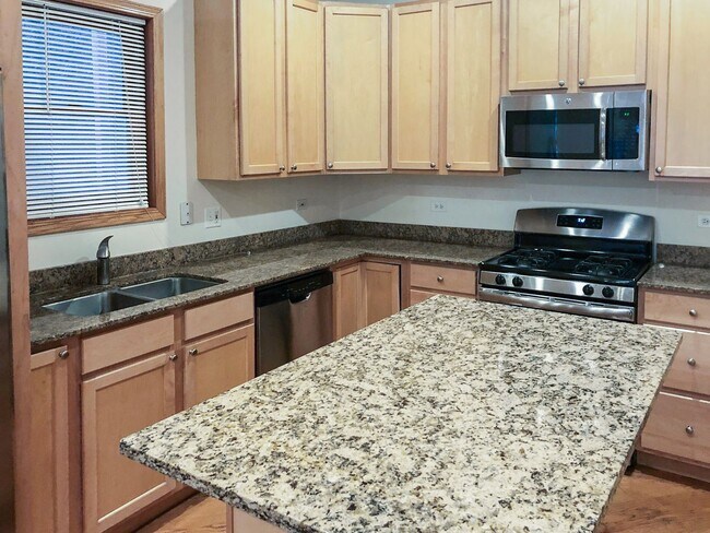 Foto del edificio - 1321 W. Belmont