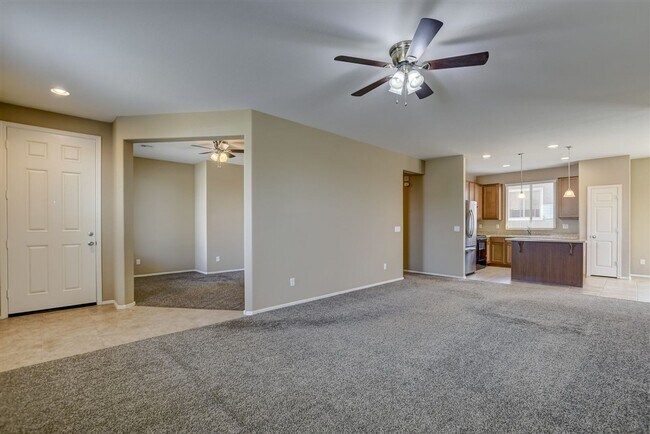 Foto del edificio - 3 bedrooms plus a den, 2 bath home in Brig...