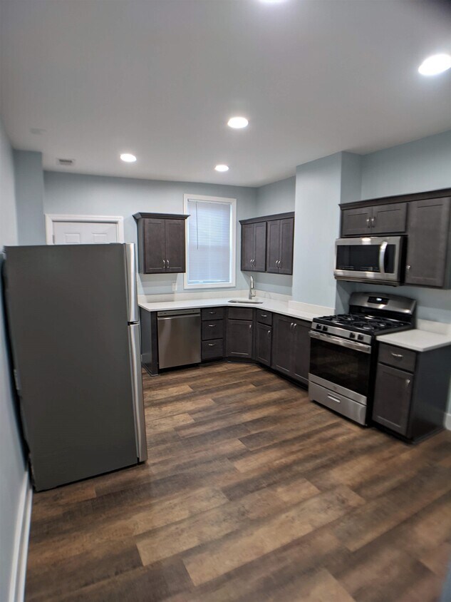Foto principal - 4826 Dearborn St