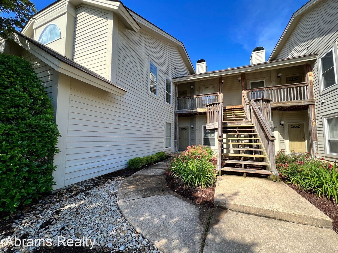 Primary Photo - 2 br, 2 bath House - 515 E. Lake Circle