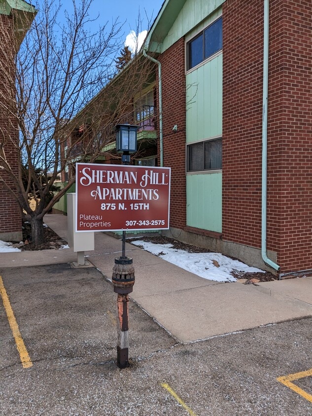 Primary Photo - 875 N 15th St