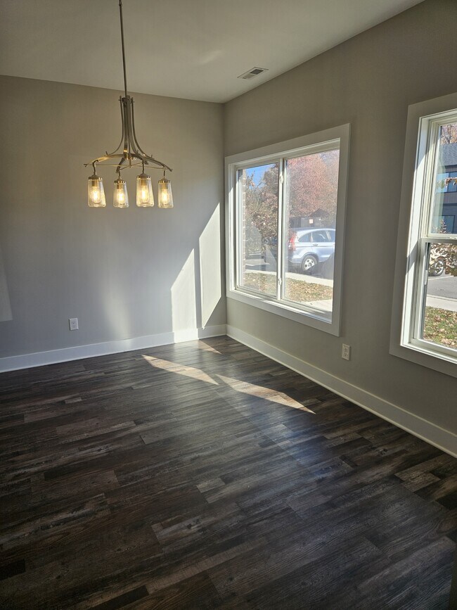 Foto del edificio - 54 Allwell Rd.