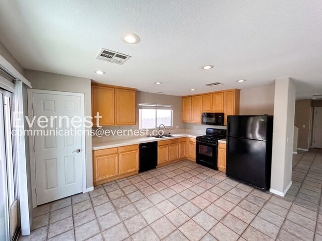 Building Photo - 11221 Salentino Ave