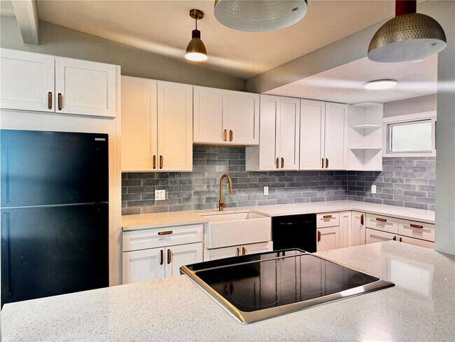 Foto del edificio - 3205 E Shadowlawn Ave