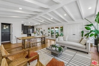 Building Photo - 5646 S Sherbourne Dr