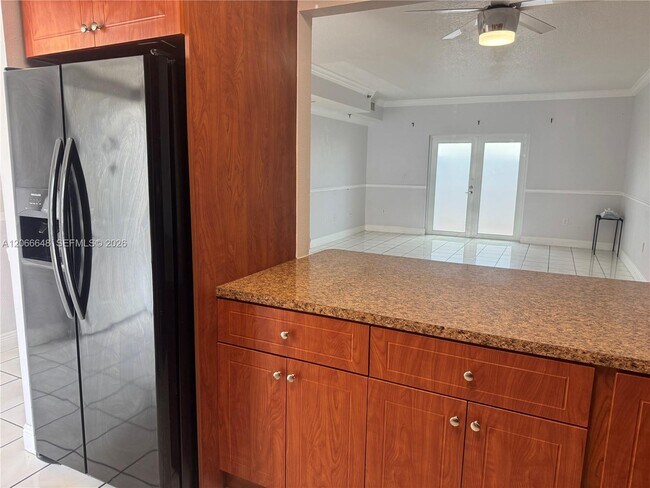 Foto del edificio - 8380 NW 103rd St