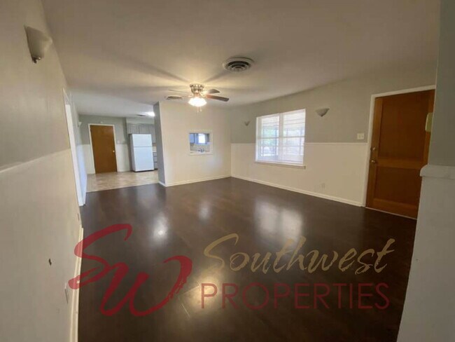 Foto del edificio - Spacious, lovely 3 bedroom in excellent area