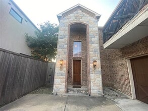 Building Photo - 5019 Mission Ave