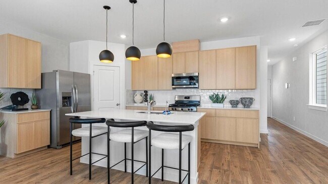 Foto del edificio - 3514 Lovebird Ln
