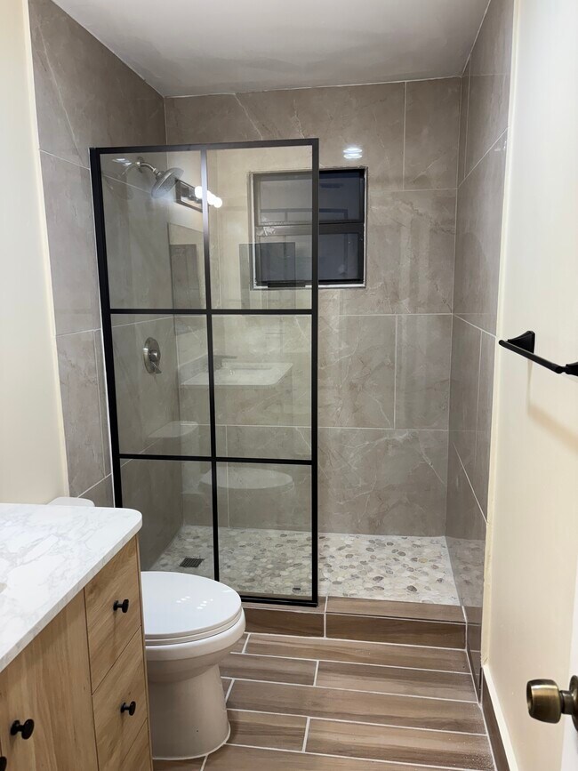 Foto del edificio - 4683 Weymouth St