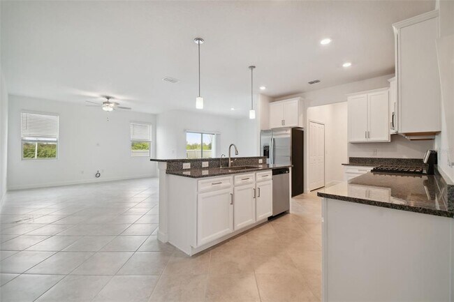 Building Photo - 8221 Cor Pne Wy