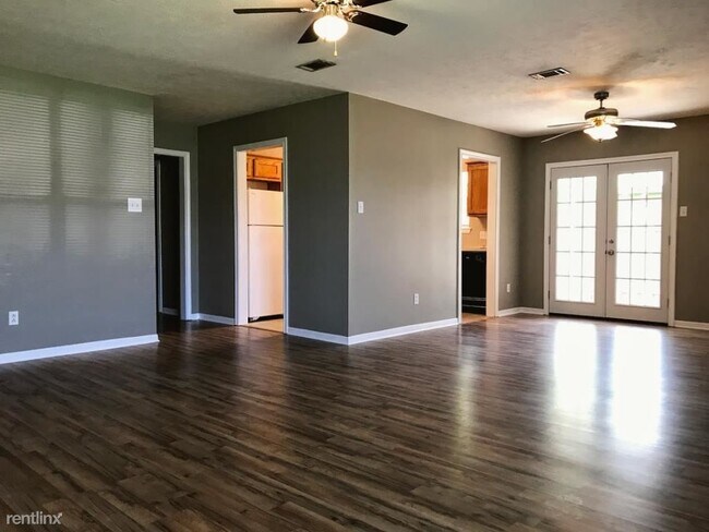 Building Photo - 3 br, 2 bath House - 824 Azalea Ct