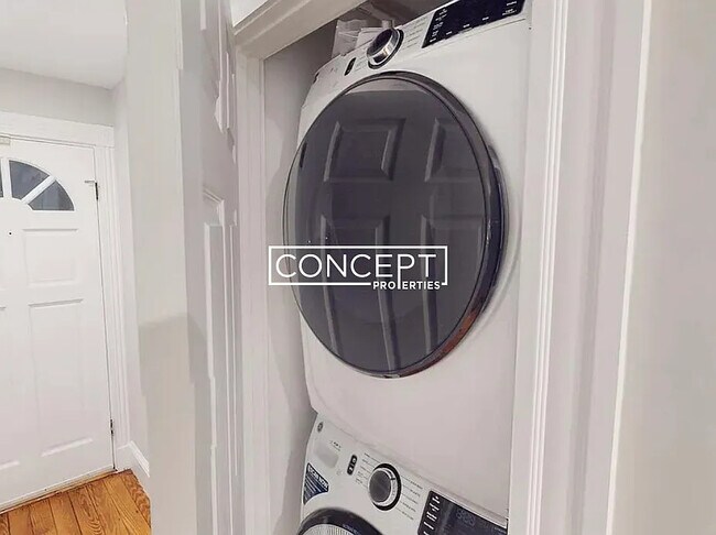 Foto del edificio - 265 E Cottage St
