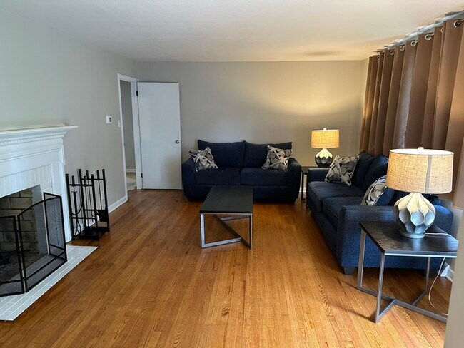 Photo - 1921 Edgerton Dr House