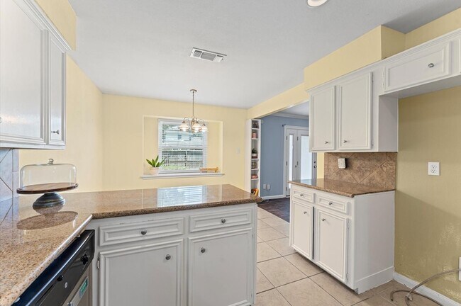 Building Photo - 427 Whitecap Dr