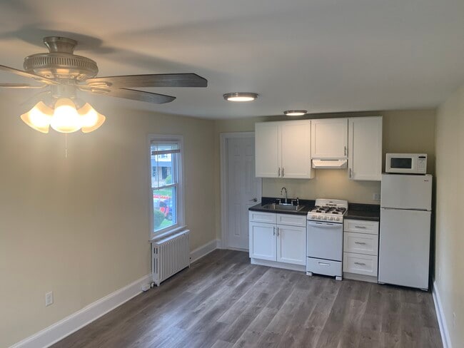 AG 210 Forward - AG 210 Forward Apartment
