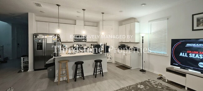 Foto del edificio - 8225 Cedar Run Ln