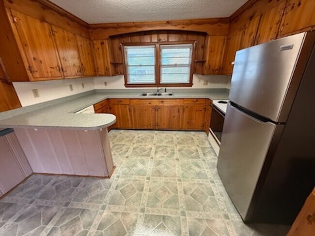 Foto del edificio - 1235 E Ave