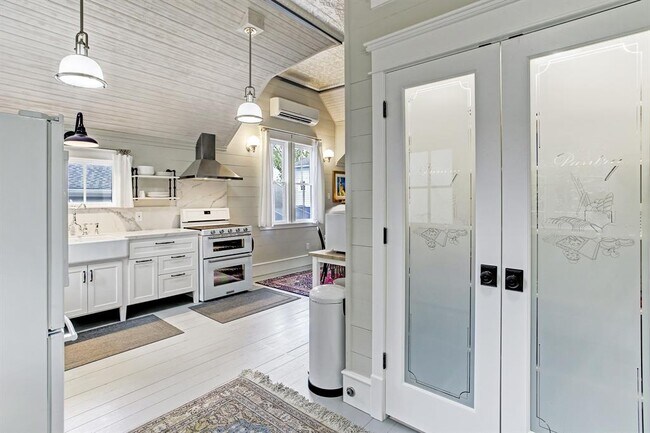 Foto del edificio - 1841 Cortlandt St