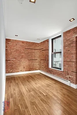 Building Photo - 123 Ridge St