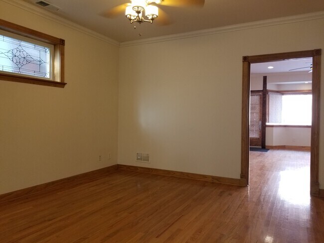 Building Photo - 2905 W Belmont Ave