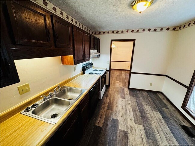 Foto del edificio - 446 Wilder Dr