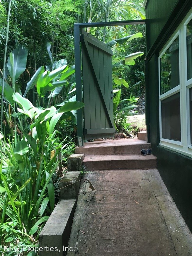 Building Photo - 2752 Waiomao Rd