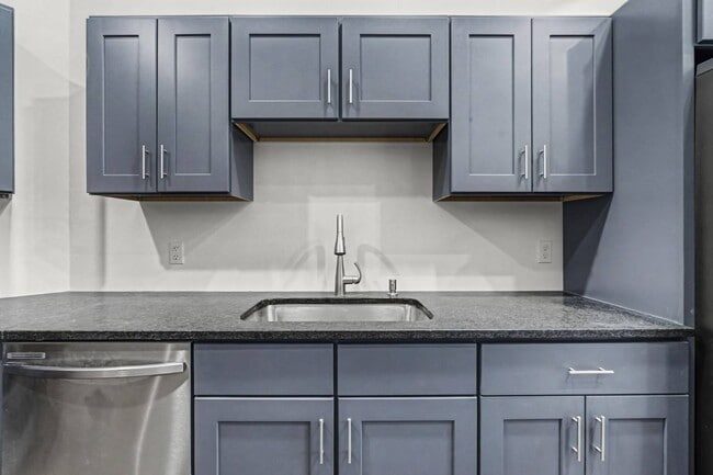 Building Photo - 414 Union St