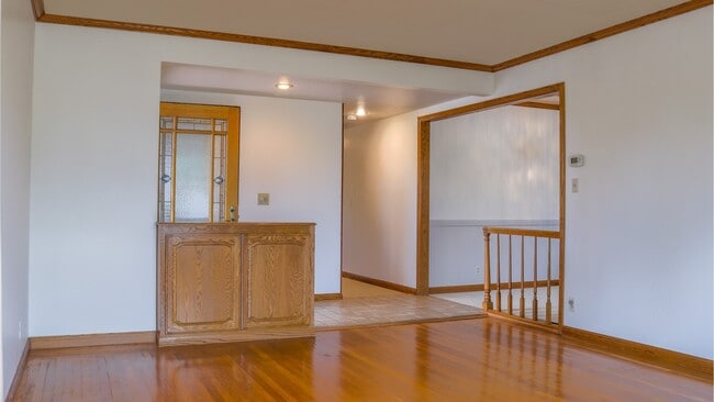 Building Photo - 805 Forest Ridge Dr