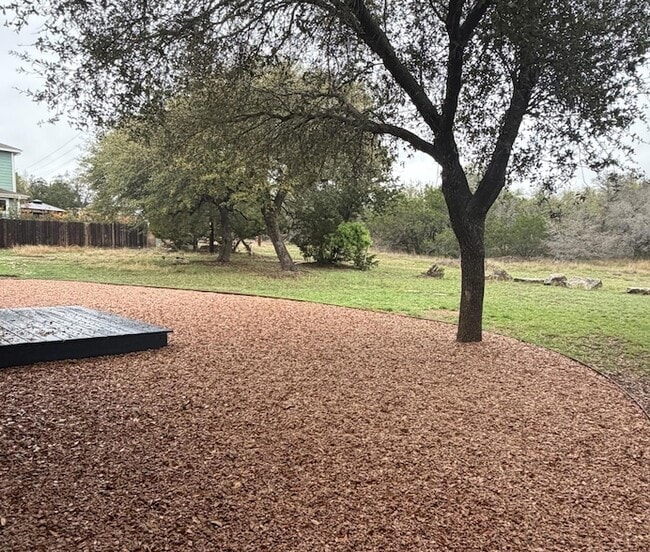 Building Photo - 414 Summit Ridge Dr N