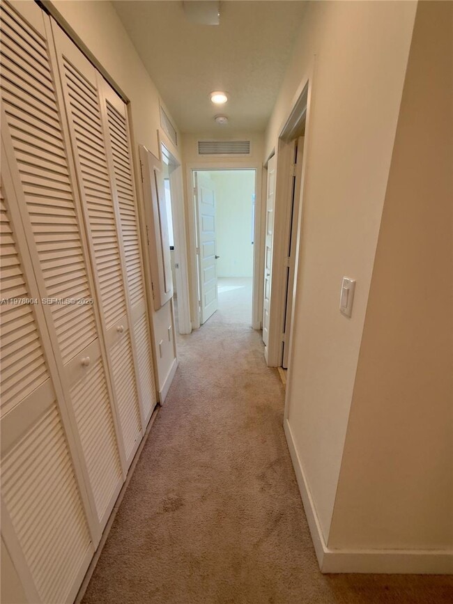 Foto del edificio - 4761 NW 84th Ave