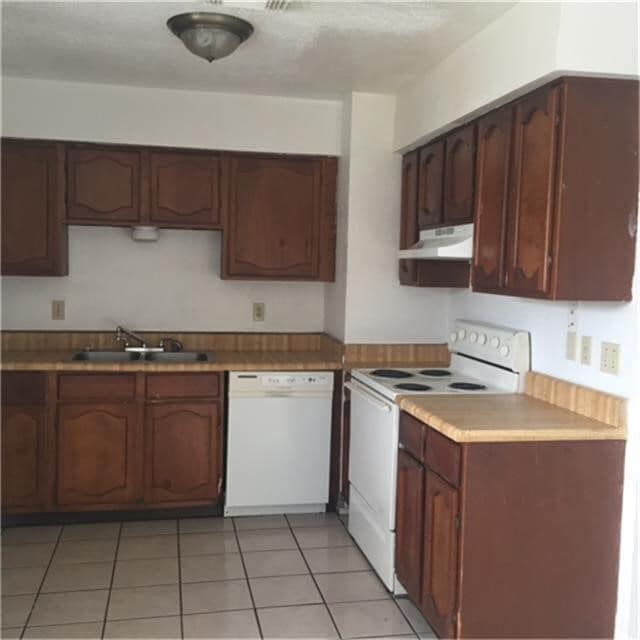 Foto del edificio - 3402 Knotty Oaks Trail