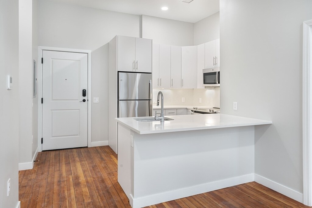 Foto principal - 163 Chestnut St