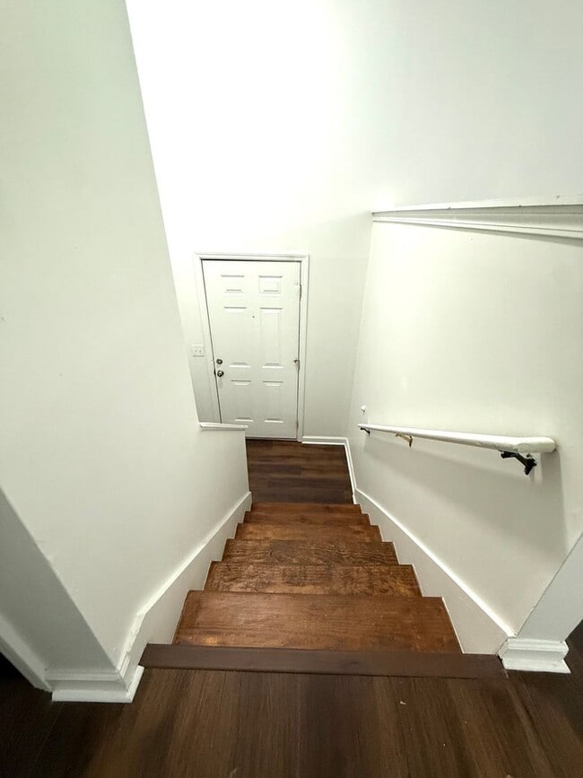 Building Photo - RENOVATED!!!!Great Location with Desirable...