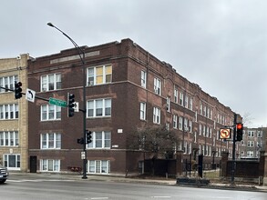 Building Photo - 5670 N Ridge Ave