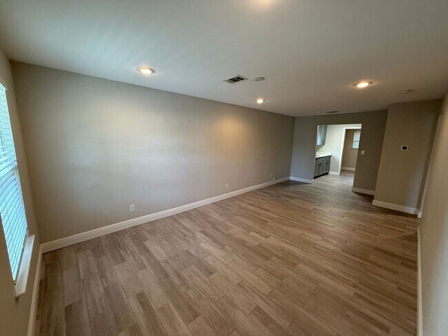 Building Photo - Gulf Breeze - Santa Rosa Shores - 2 bedroom, 1 bathroom