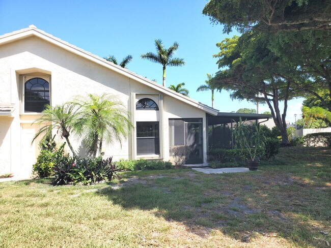 Foto del edificio - 10832 Stafford Cir N