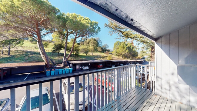 Foto del edificio - 445 Ignacio Blvd