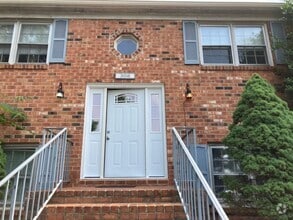 Building Photo - 316 Mary Ann Dr