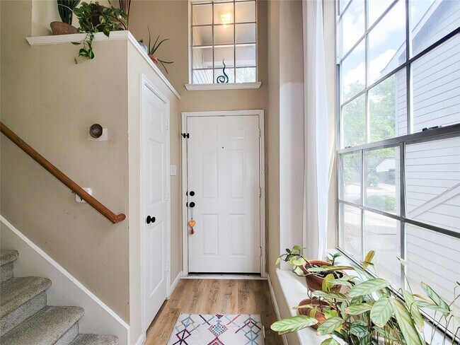 Foto del edificio - 42 Wineberry Pl