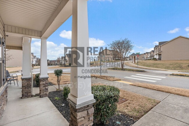 Foto del edificio - 1702 Sprucedale Dr