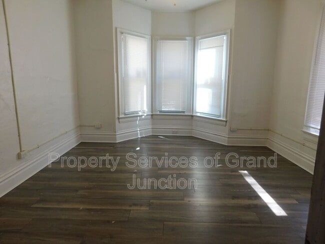 Building Photo - 816 Grand Ave