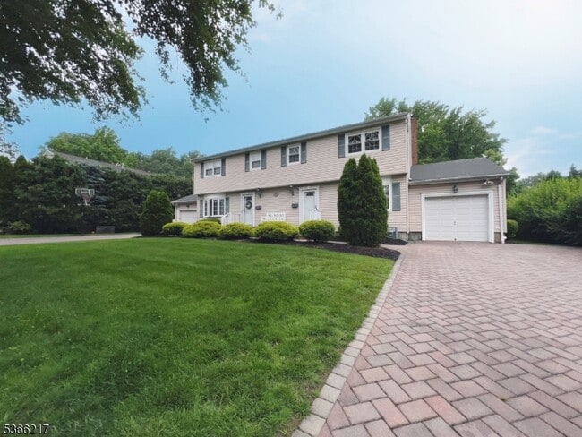 Building Photo - 63 Primrose Ln